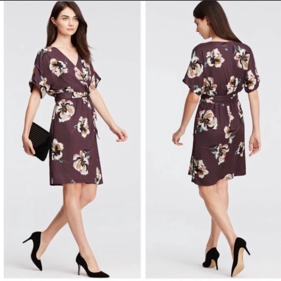 Ann Taylor Dresses & Skirts - AnnTaylor•Pretty Dress Faux Wrapped Look